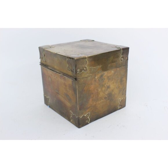 Vintage Enesco Solid Brass Nesting Boxes • Set of 3 Lidded Chests • 1970s Decor - Picture 10 of 10